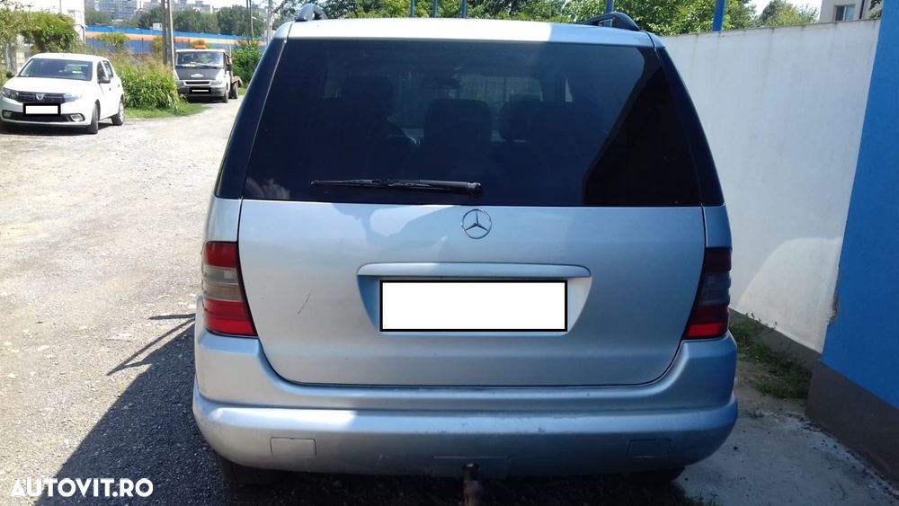Dezmembrari  Mercedes-Benz ML / M-CLASS (W163)  1998  > 2005 ML 270 C - 4