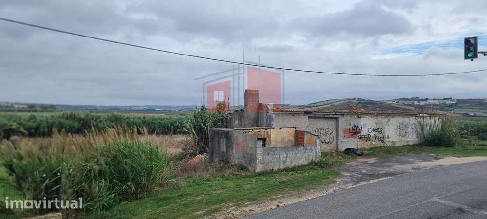 Terreno misto com ruína para reconstrução - Grande imagem: 3/7