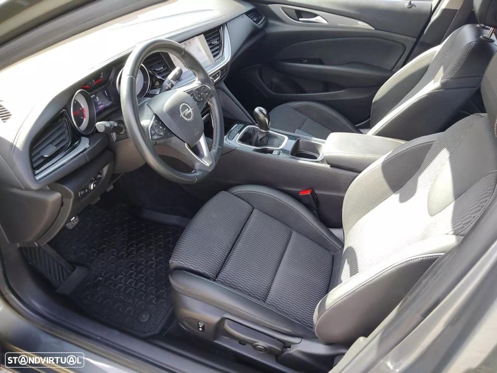 Opel Insignia Grand Sport - 23