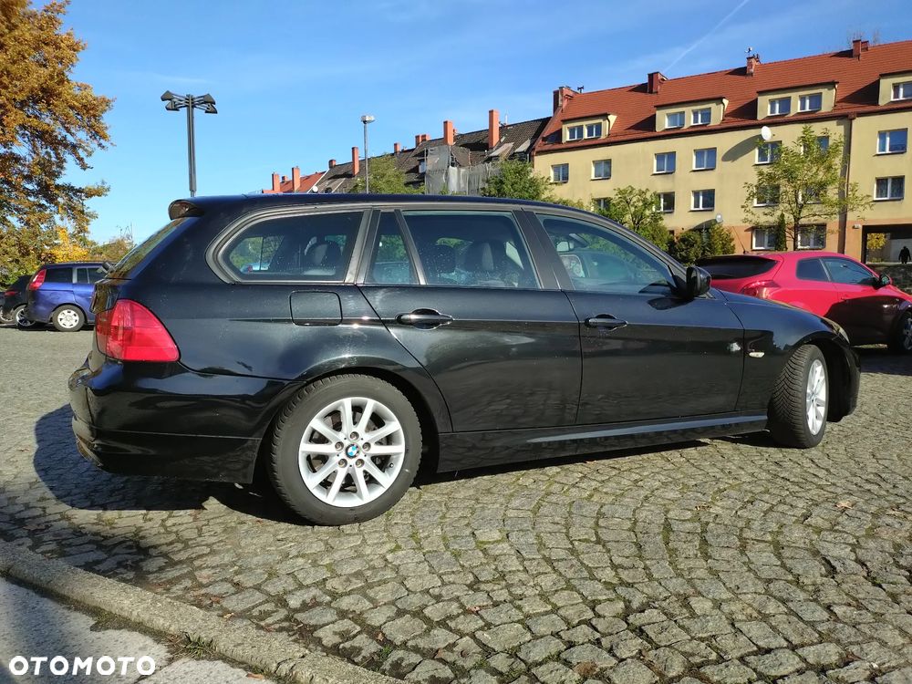 BMW Seria 3 320d - 4