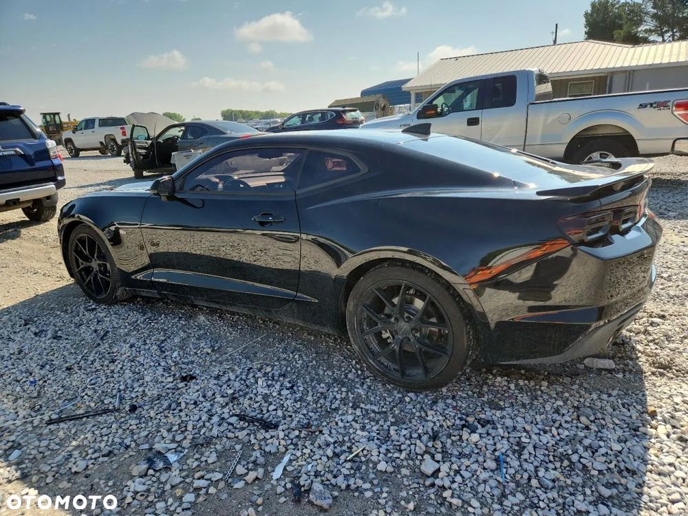 Chevrolet Camaro Coupe - 3
