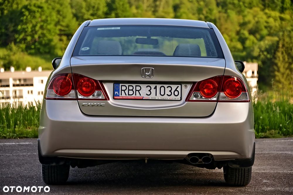 Honda Civic 1.8 Executive - 4