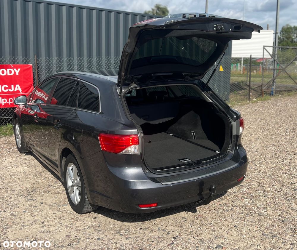 Toyota Avensis Combi 2.0 D-4D Executive - 37