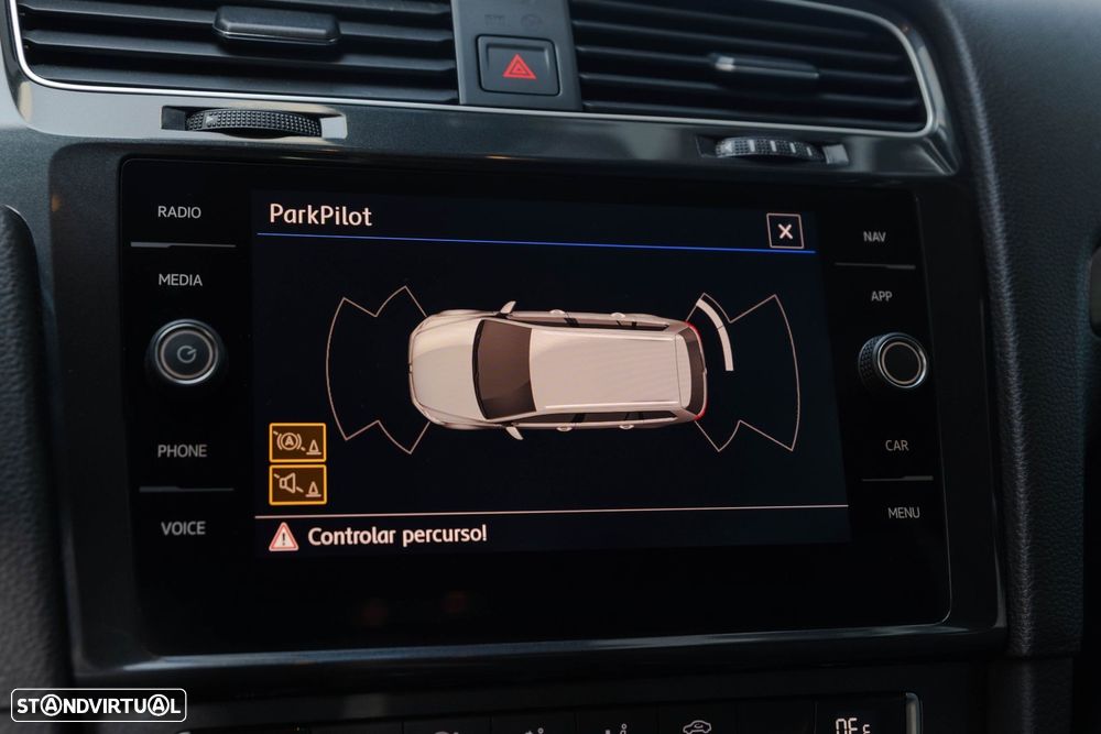 VW Golf Variant 1.6 TDi Confortline - 23