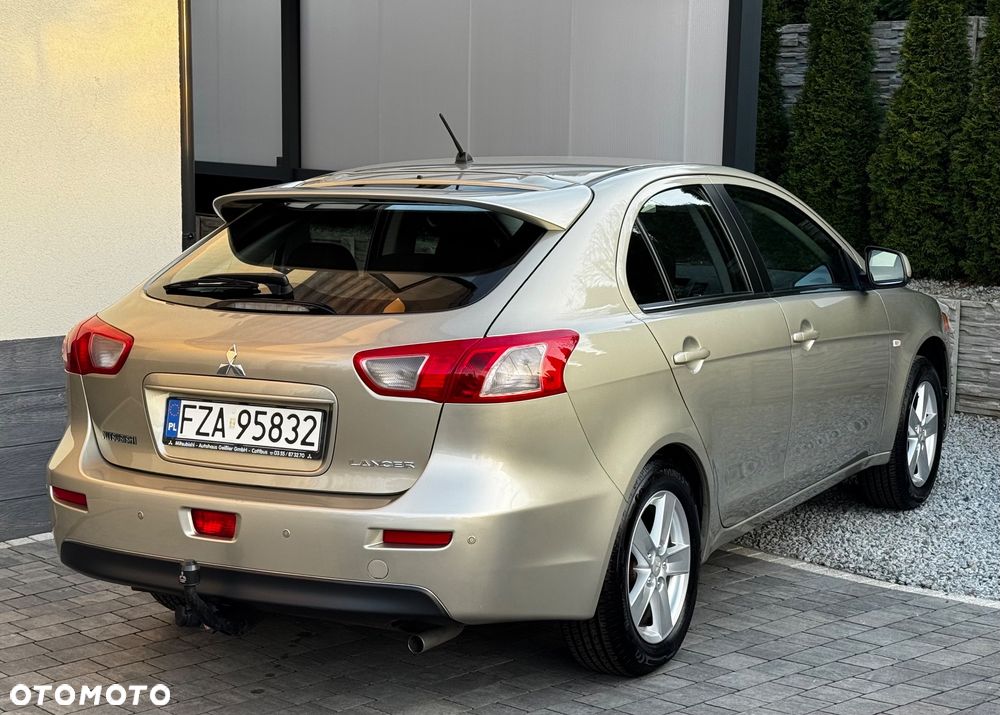 Mitsubishi Lancer - 12