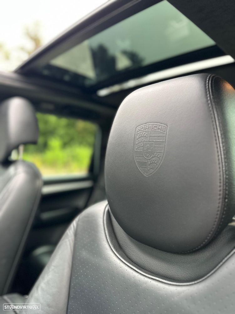 Porsche Cayenne Turbo - 10