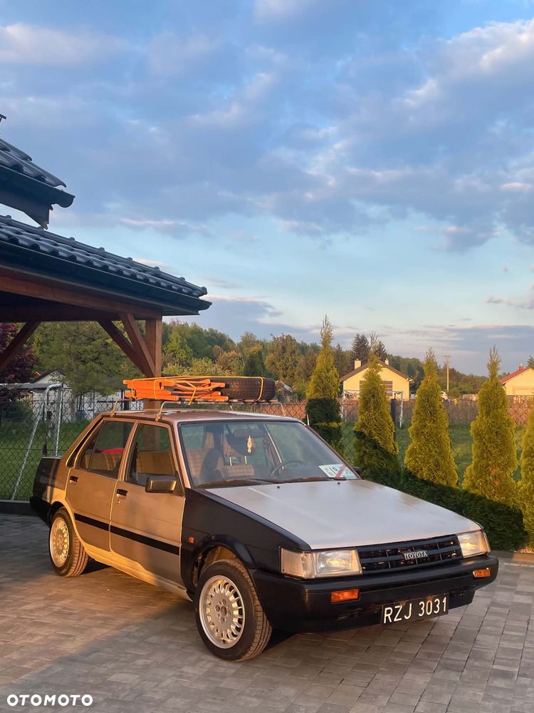 Toyota Corolla - 3