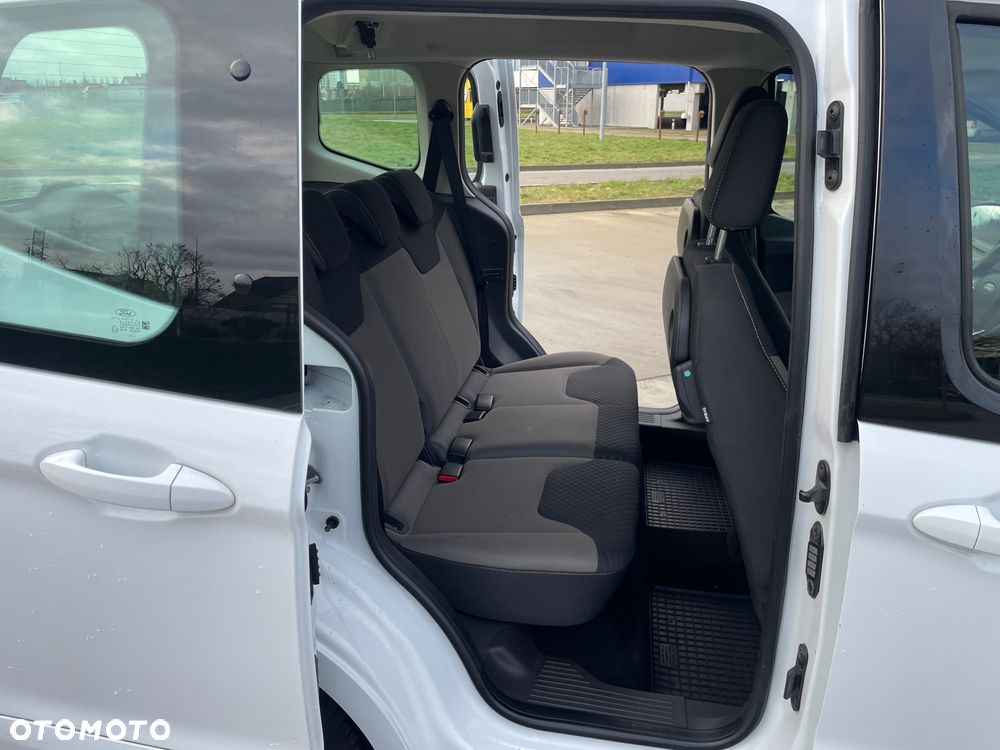 Ford Tourneo Courier 1.5 TDCi Trend - 14