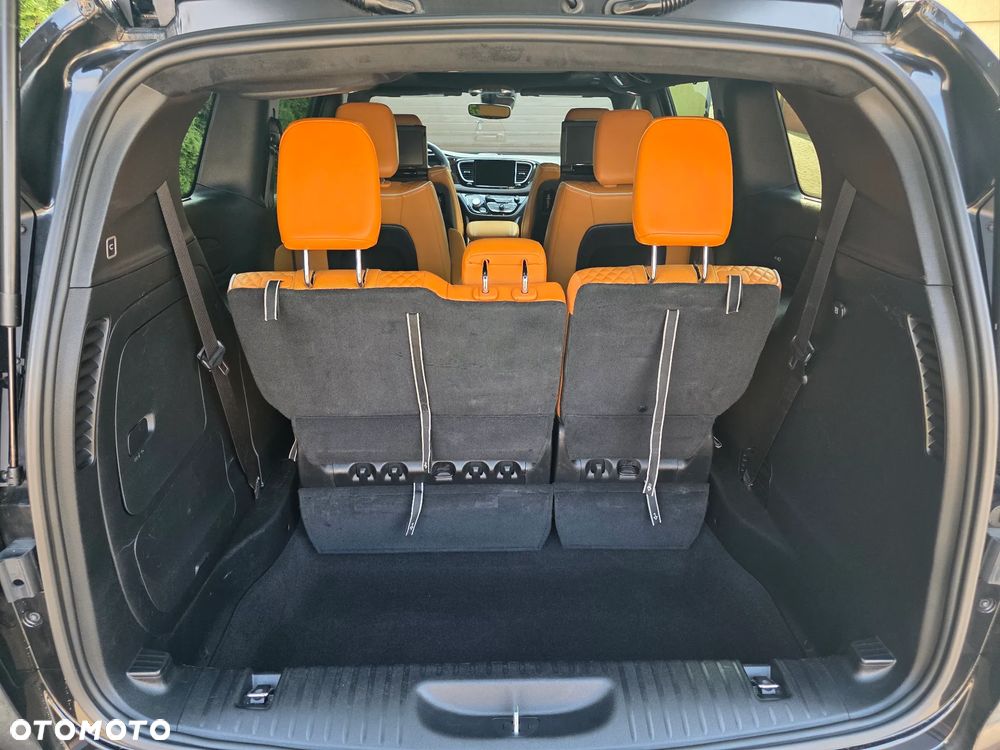 Chrysler Pacifica - 19