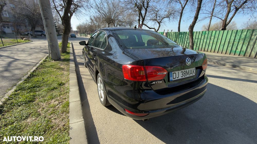 Volkswagen Jetta 1.6 TDI Blue Motion Technology Comfortline - 7
