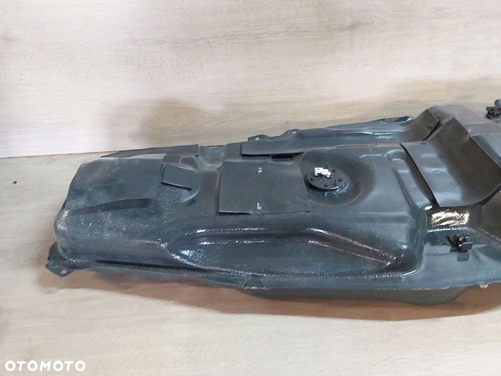 Toyota Rav4 III zbiornik bak paliwa 2,0 vvti - 3