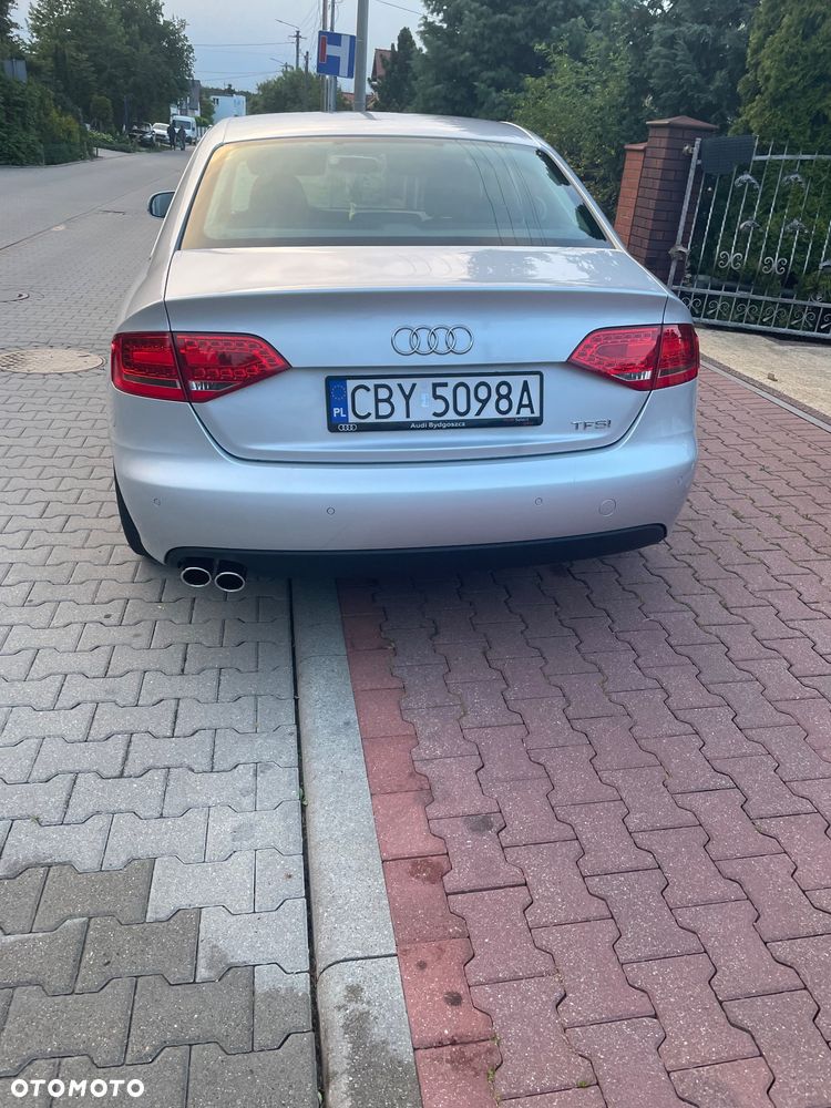 Audi A4 Limousine - 1