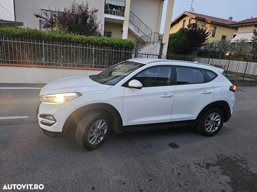 Hyundai Tucson blue 1.7 CRDi 2WD Style - 12