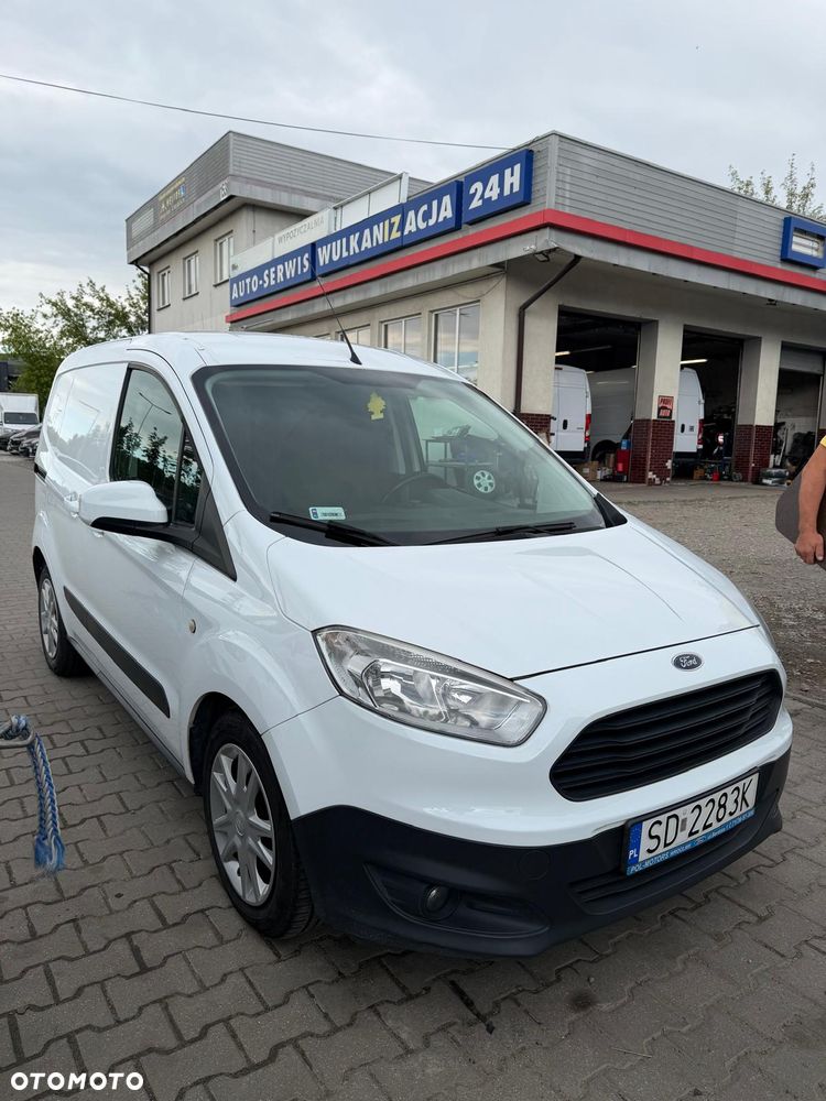 Ford COURIER - 2