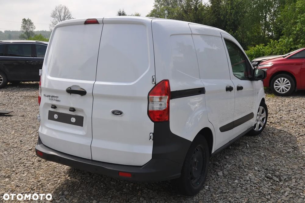Ford Transit Courier - 6