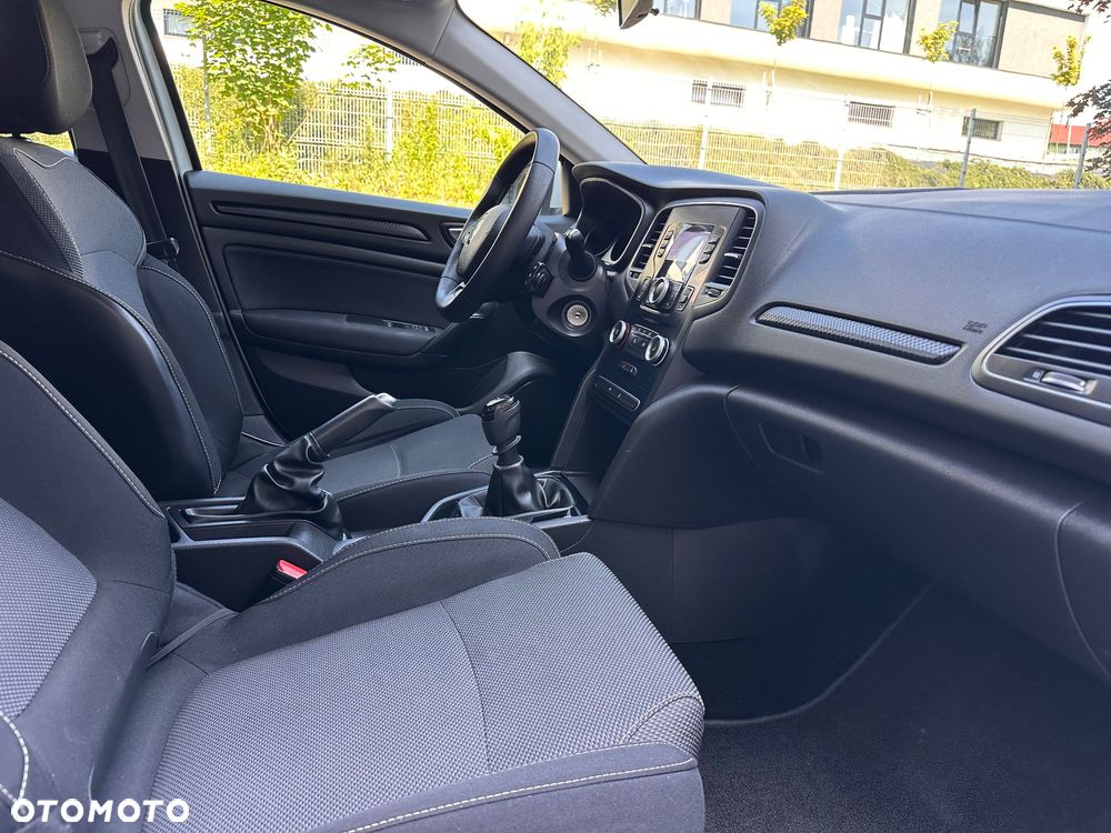 Renault Megane ENERGY TCe 100 LIFE - 10