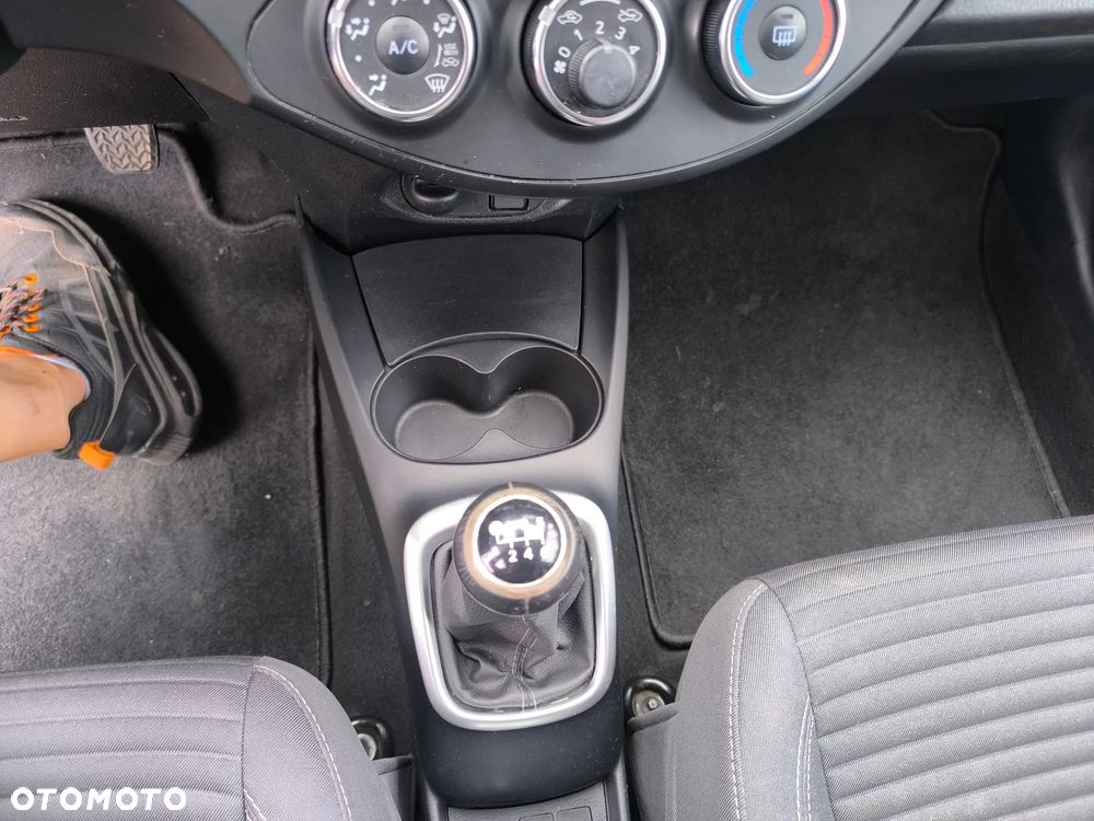 Toyota Yaris - 23