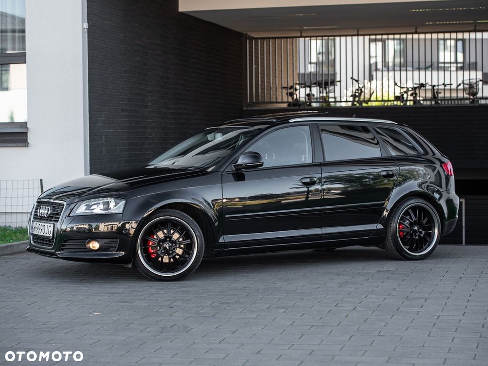 Audi A3 Sportback 2010 photo 2