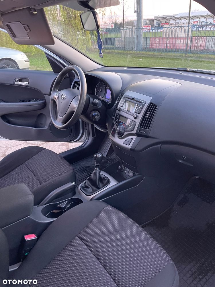 Hyundai i30 1.6 Comfort - 13
