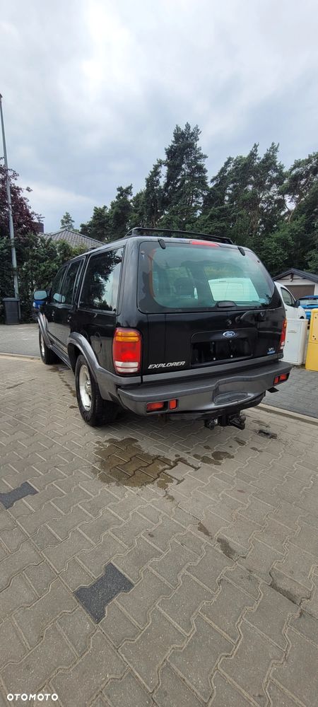 Ford Explorer - 8