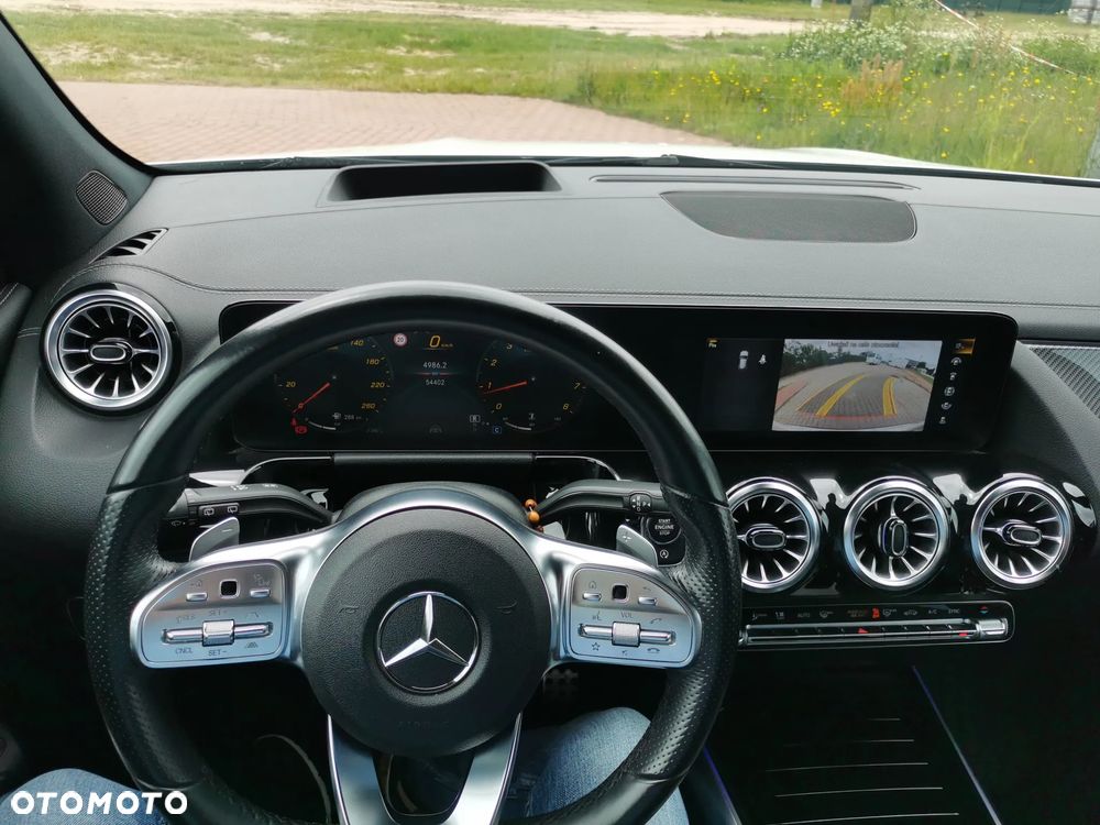Mercedes-Benz GLA 250 4-Matic AMG Line - 33