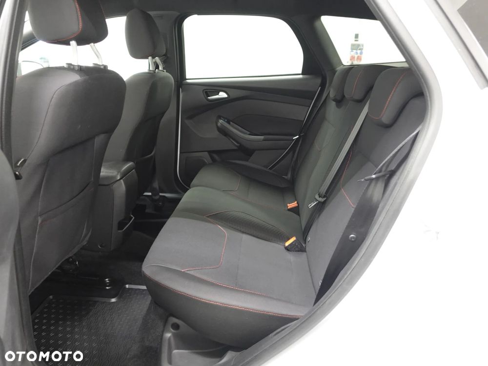 Ford Focus - 23
