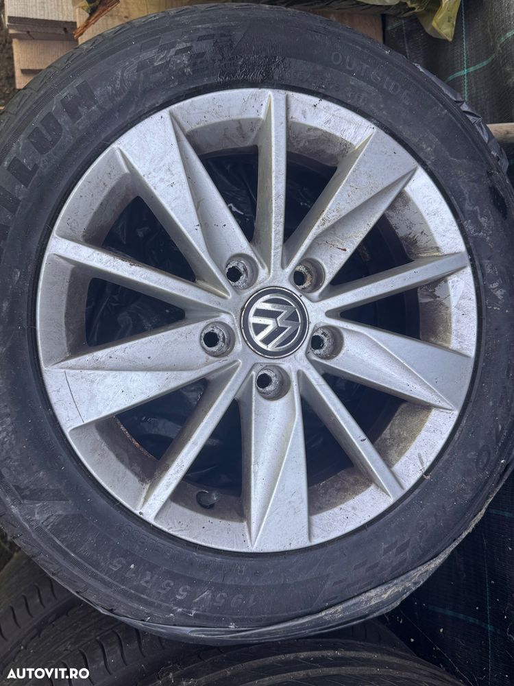 Volkswagen Golf - 8