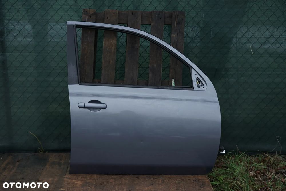 Drzwi przód przednie prawe Nissan Micra K12 5d B52G - 1