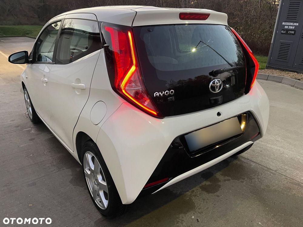 Toyota Aygo x.shift x-play connect - 7