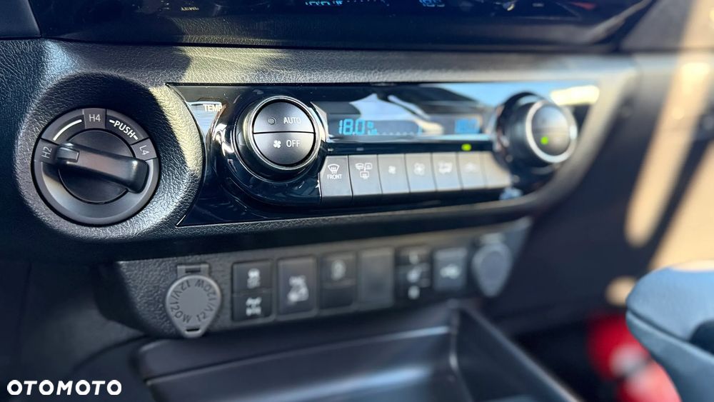 Toyota Hilux - 16