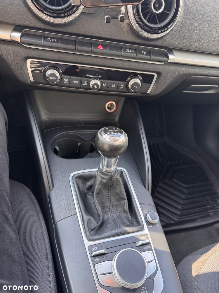 Audi A3 Sportback 1.6 TDI(clean diesel) Ambition - 12