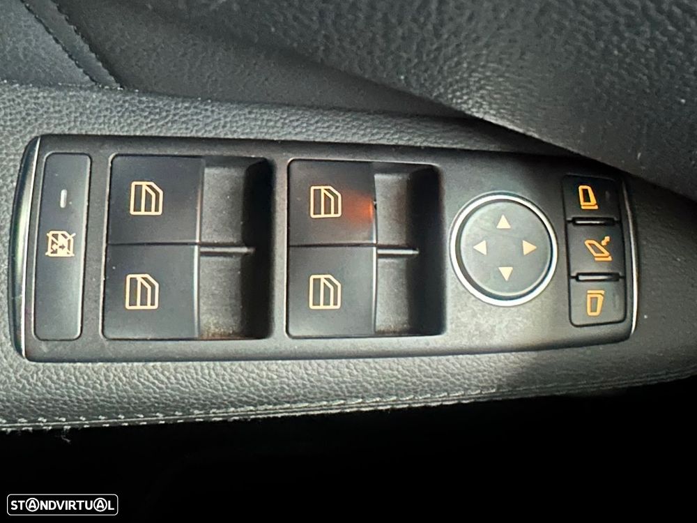Mercedes-Benz E 250 BlueTEC Avantgarde Auto. - 37
