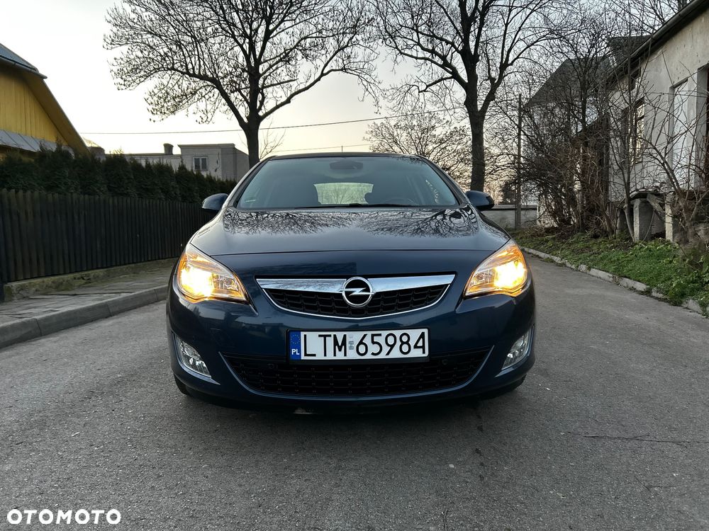 Opel Astra 1.4 Turbo Cosmo - 2