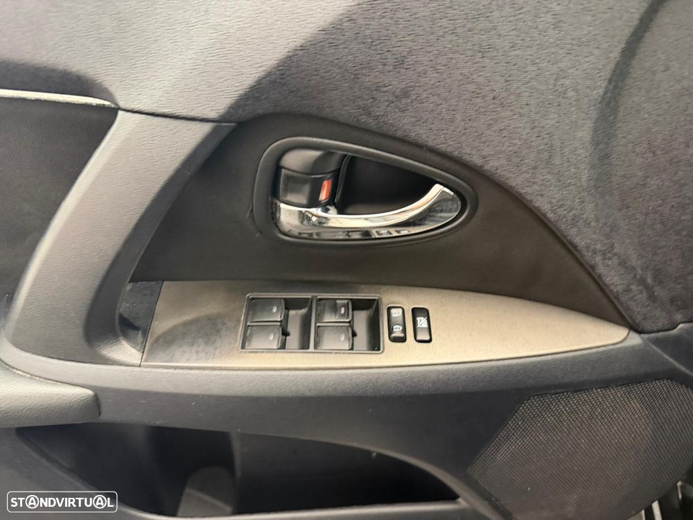 Toyota Avensis SD 2.0 D-4D - 5