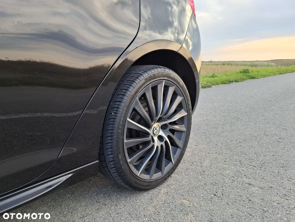 Alfa Romeo Giulietta 2.0 JTDM Exclusive TCT EU6 - 9