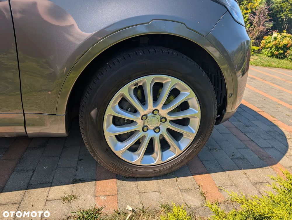 Land Rover Discovery 3.0 SDV6 SE - 33