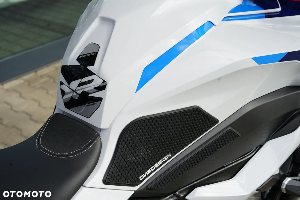 BMW S - 15