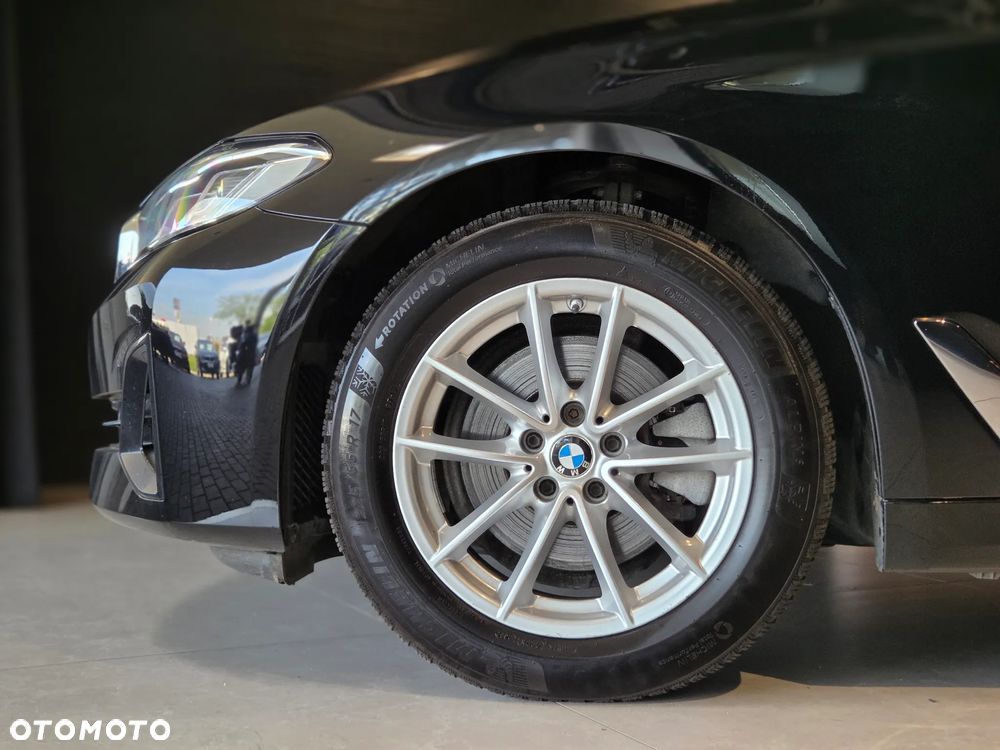 BMW Seria 5 520d xDrive MHEV - 5