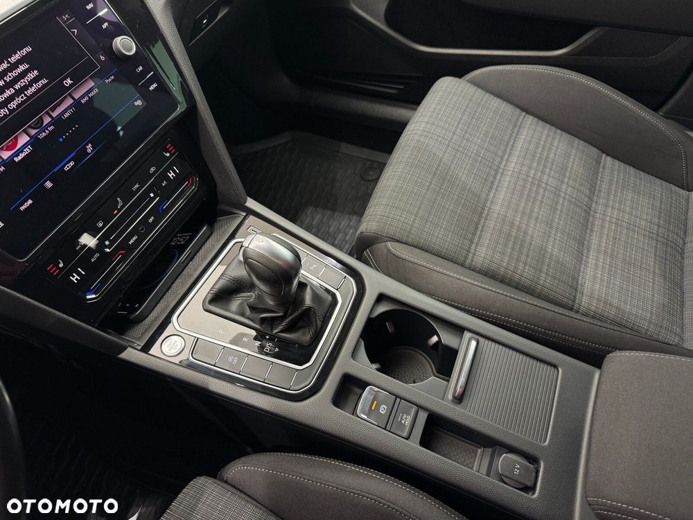 Volkswagen Passat - 24