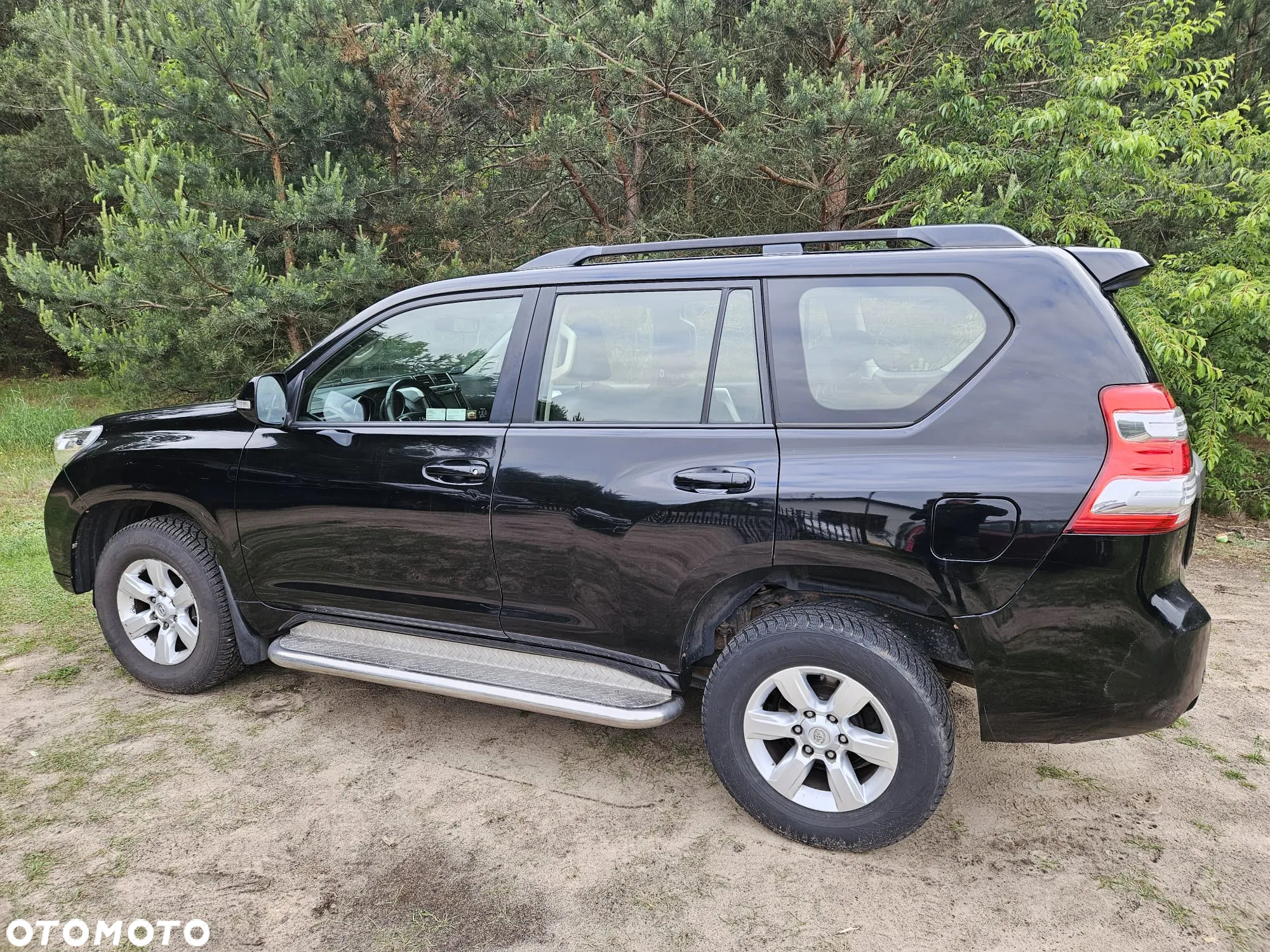 Toyota Land Cruiser - 2