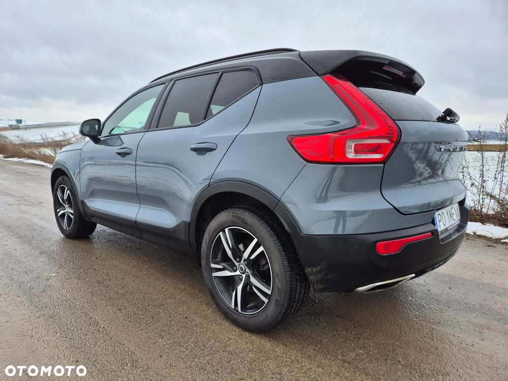 Volvo XC 40 T3 R-Design - 2
