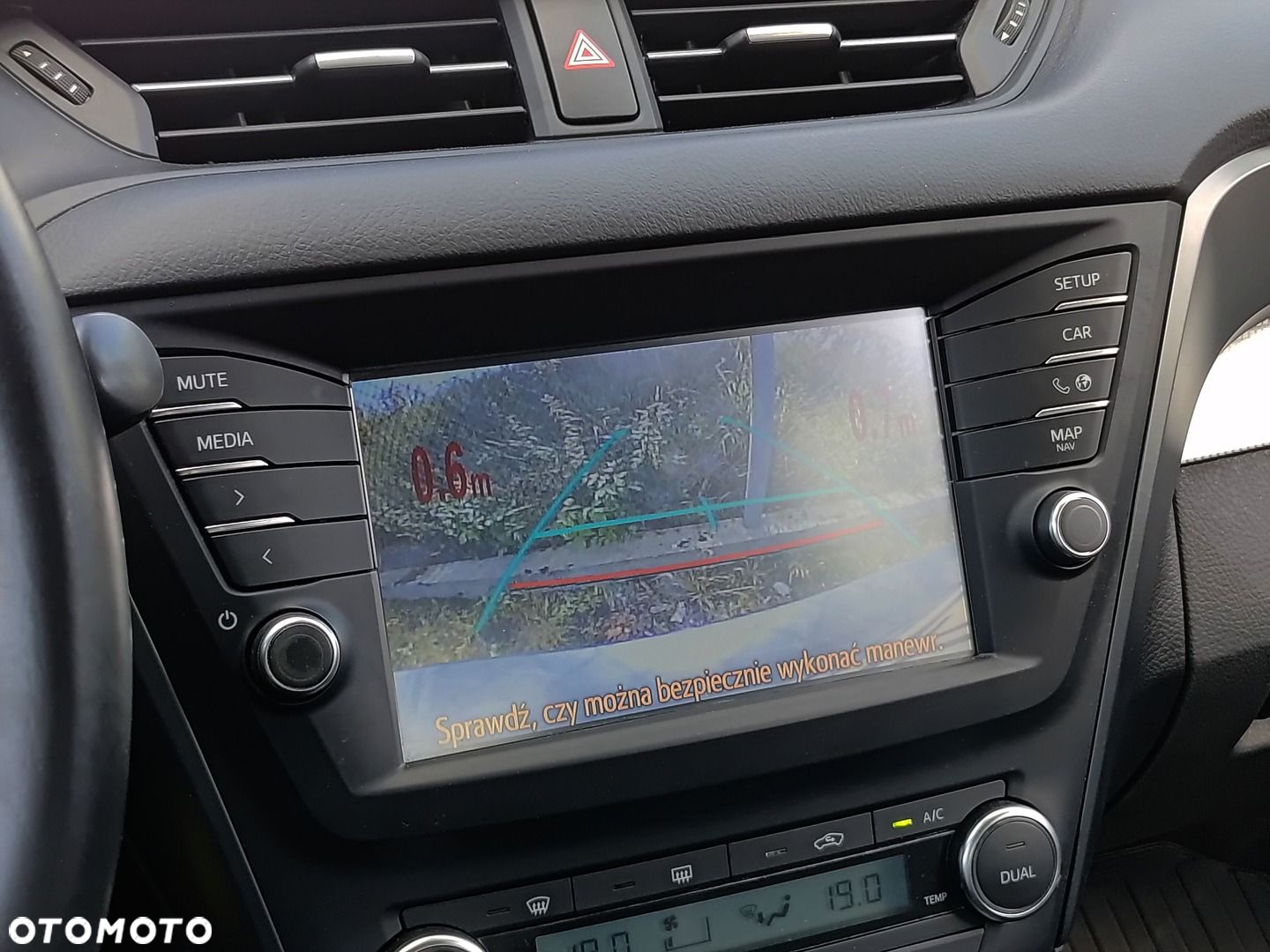 Toyota Avensis - 12
