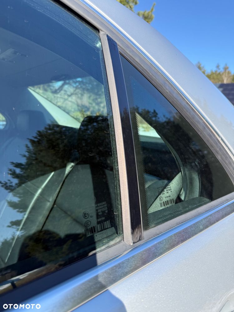 Mercedes-Benz Klasa E 350 CDI DPF 4Matic BlueEFFICIENCY 7G-TRONIC Avantgarde - 25