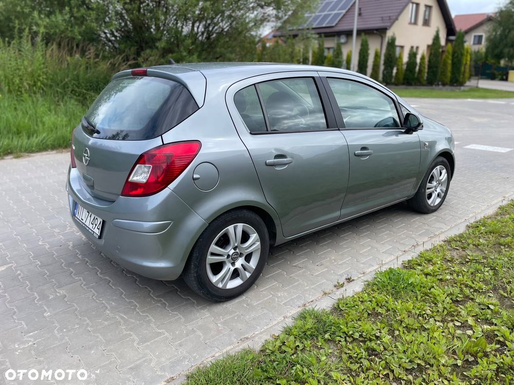 Opel Corsa 1.2 16V Cosmo - 5