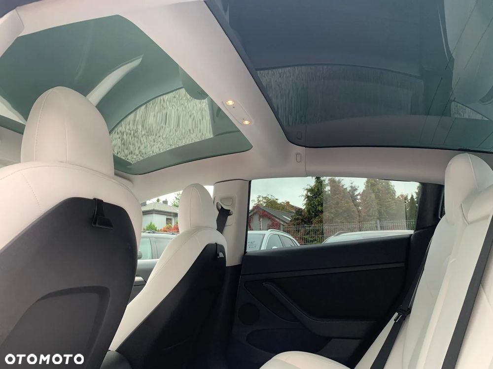 Tesla Model 3 - 9