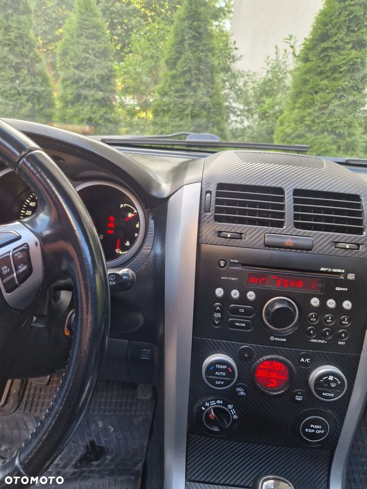 Suzuki Grand Vitara 1.9 DDiS Premium EU5 - 40