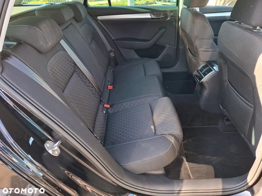 Skoda Superb 2.0 TDI Ambition DSG7 - 13