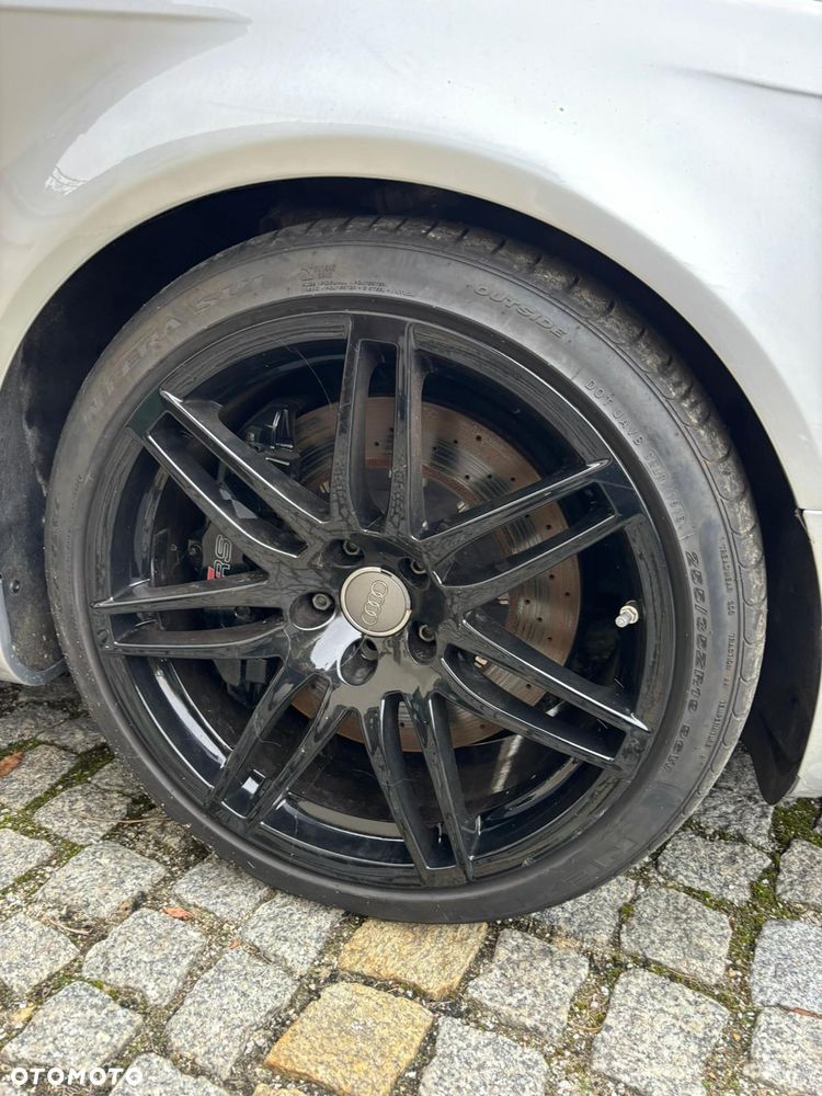 Audi RS4 Limousine - 8
