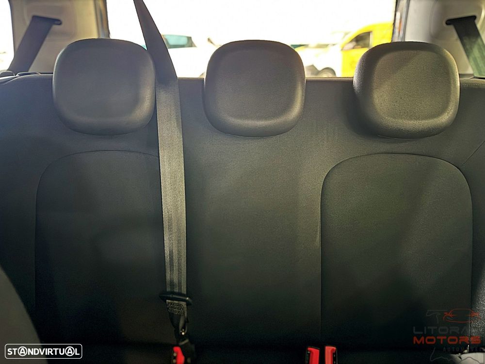 Fiat Panda 1.0 Hybrid City Cross - 32