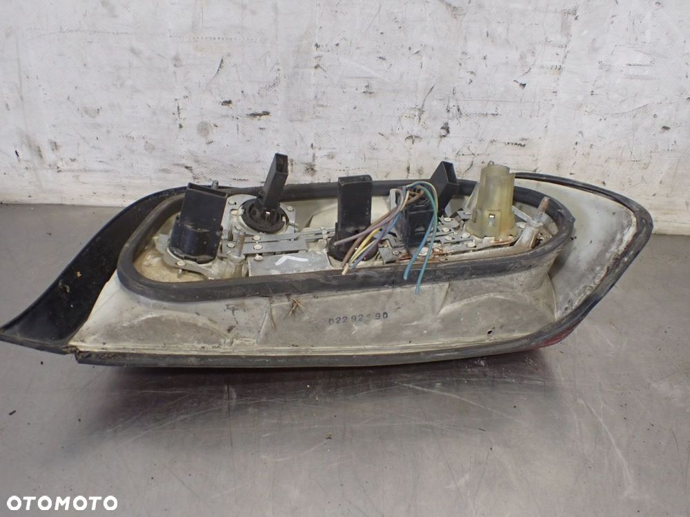 LAMPA LEWA TYLNA BMW E36 COUPE 2.0 M52B20 - 4